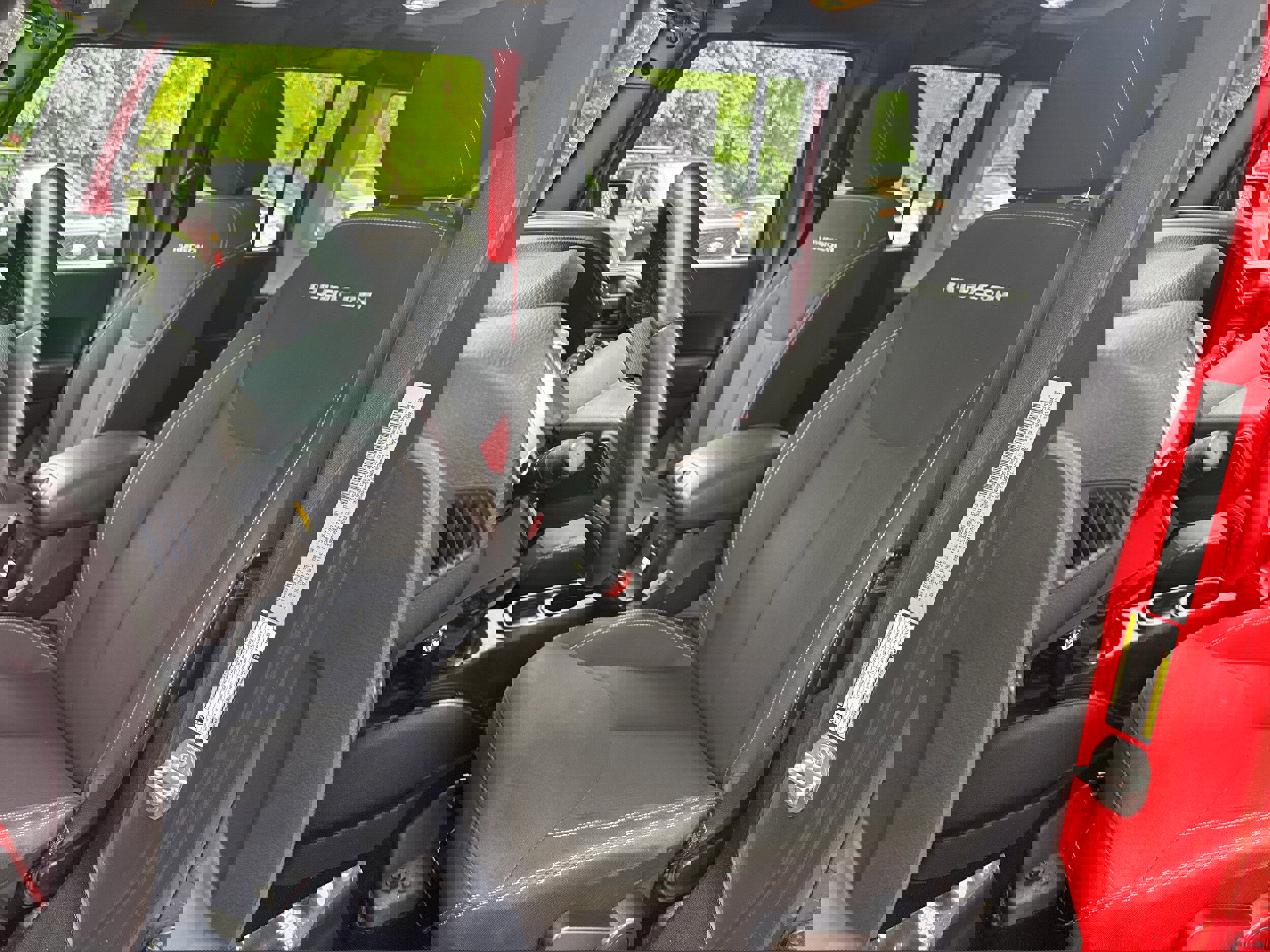 Used 2015 Jeep Wrangler Unlimited Rubicon w/ Connectivity Group AWD/4WD image 6