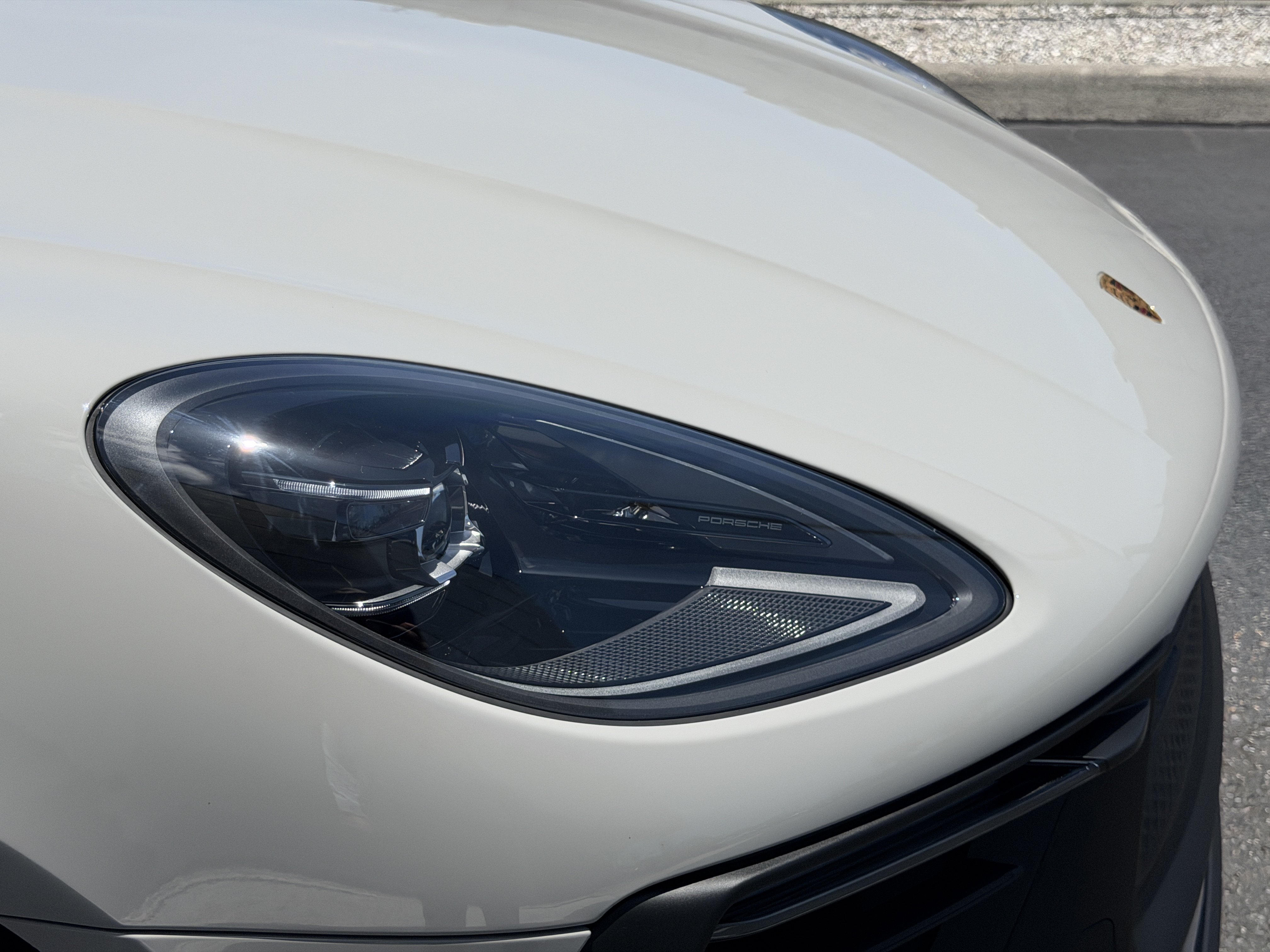 Certified 2025 Porsche Macan GTS AWD/4WD image 12