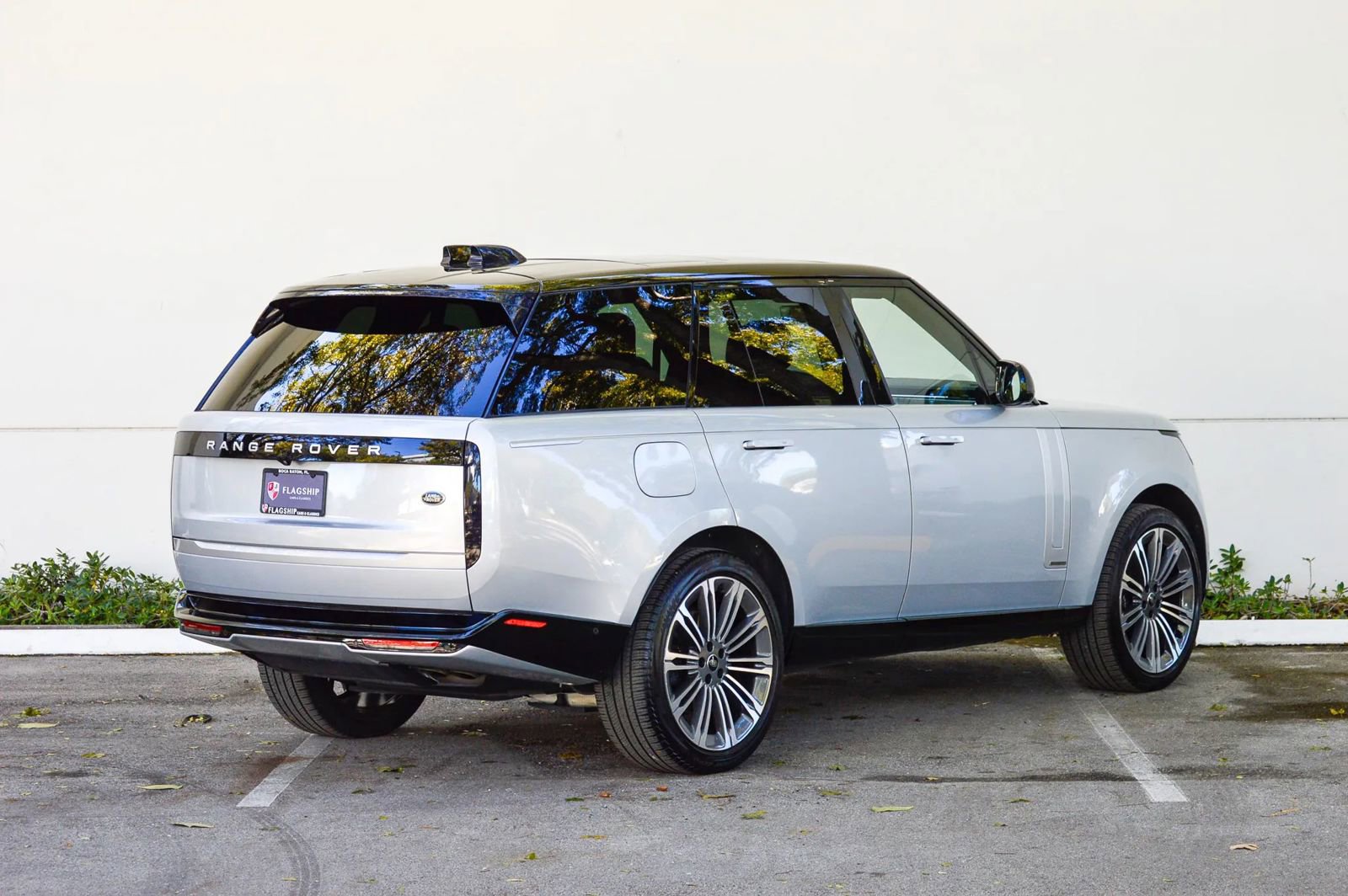 Used 2023 Land Rover Range Rover Autobiography AWD/4WD image 14