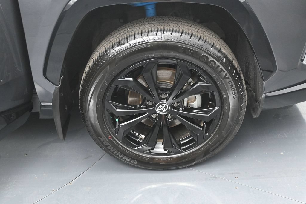 Used 2024 Toyota RAV4 XSE AWD/4WD image 37