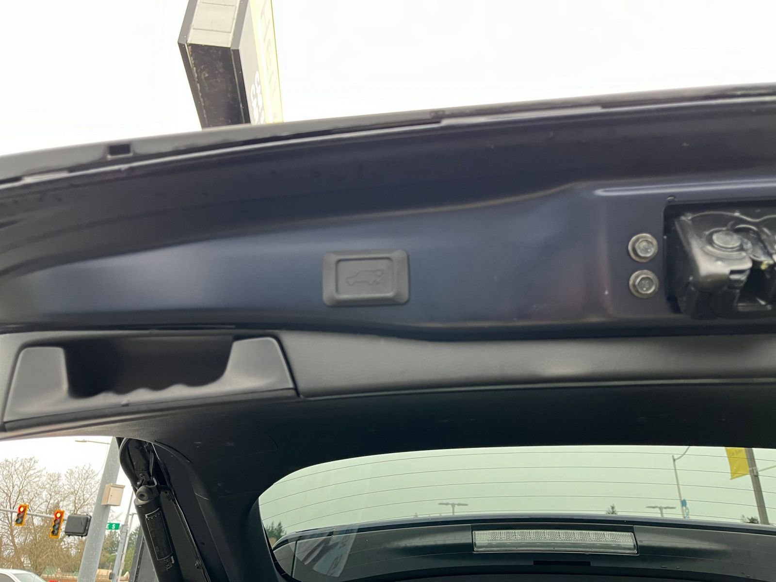 Used 2025 Toyota RAV4 XLE image 23