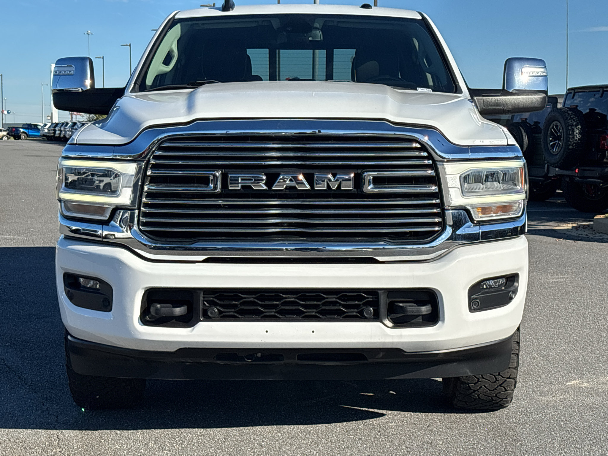Used 2023 RAM 2500 Laramie AWD/4WD image 2