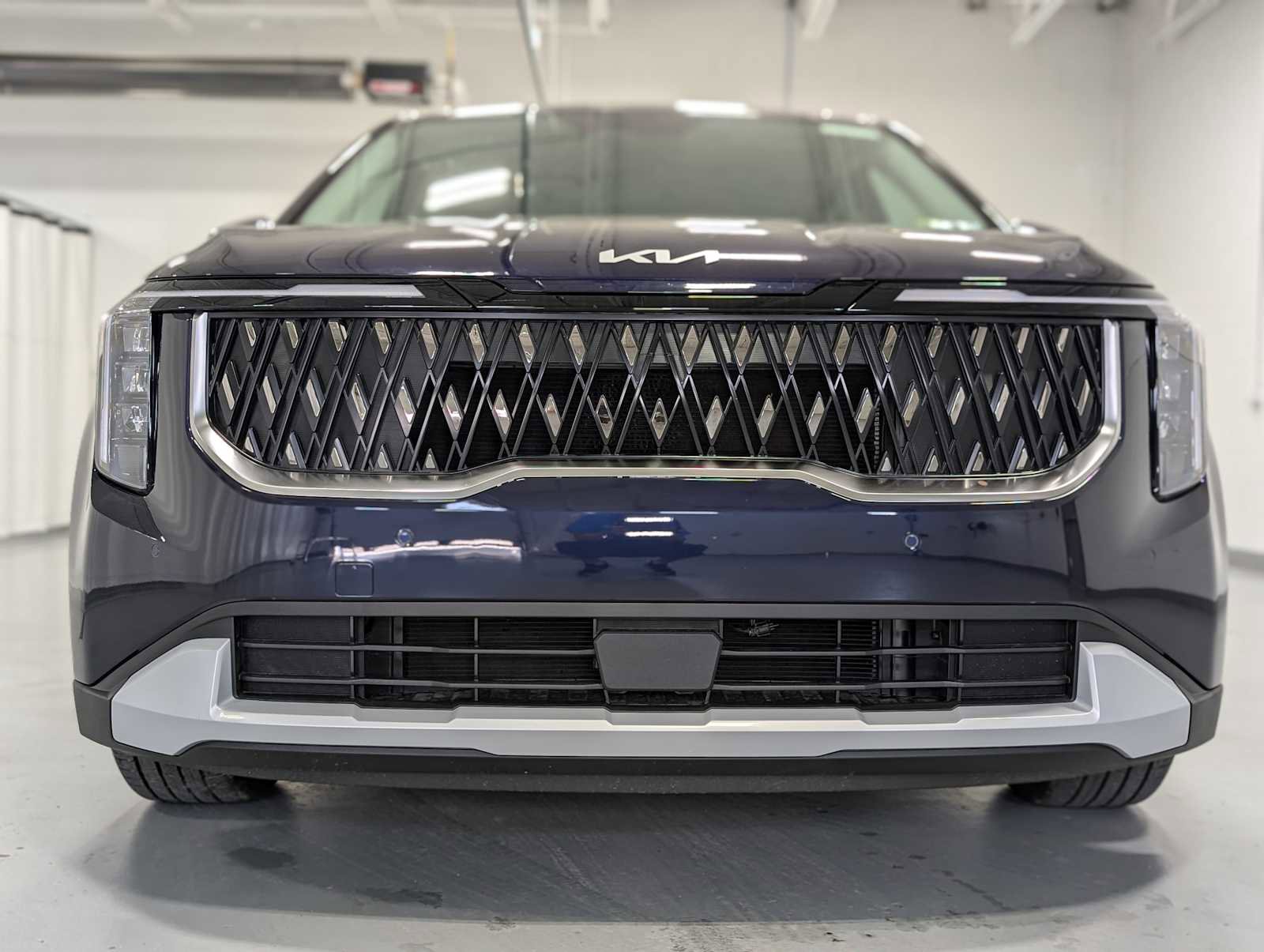 New 2026 Kia Carnival EX image 2