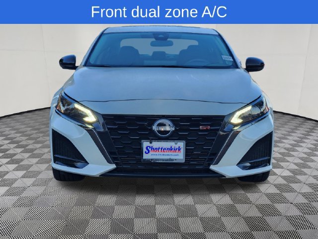Used 2023 Nissan Altima 2.0 SR FWD image 2