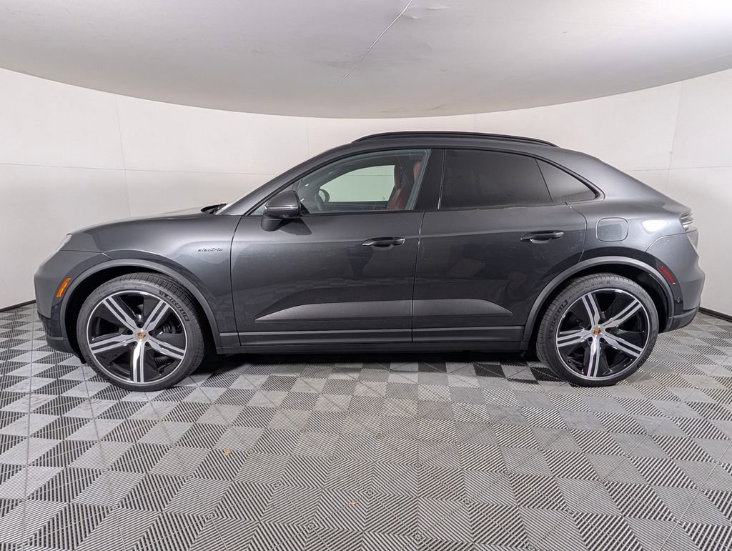 New 2026 Porsche Macan 4 Electric AWD/4WD image 2