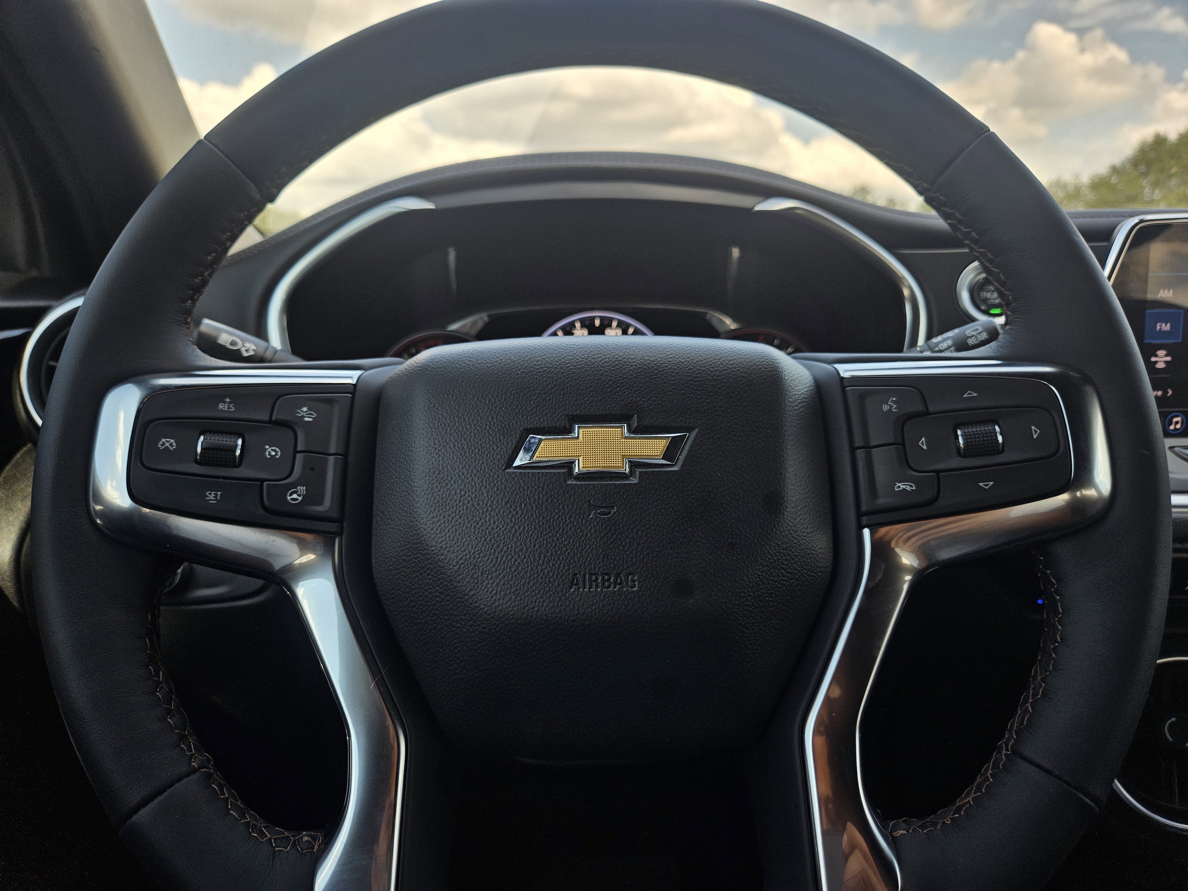 Used 2022 Chevrolet Blazer Premier w/ Enhanced Convenience Package FWD image 8