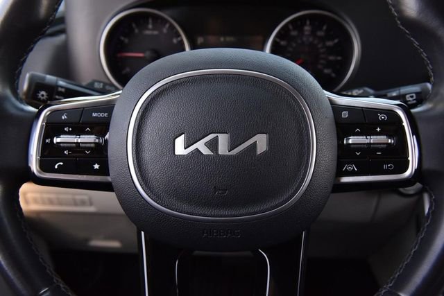 Used 2024 Kia Carnival LX image 18