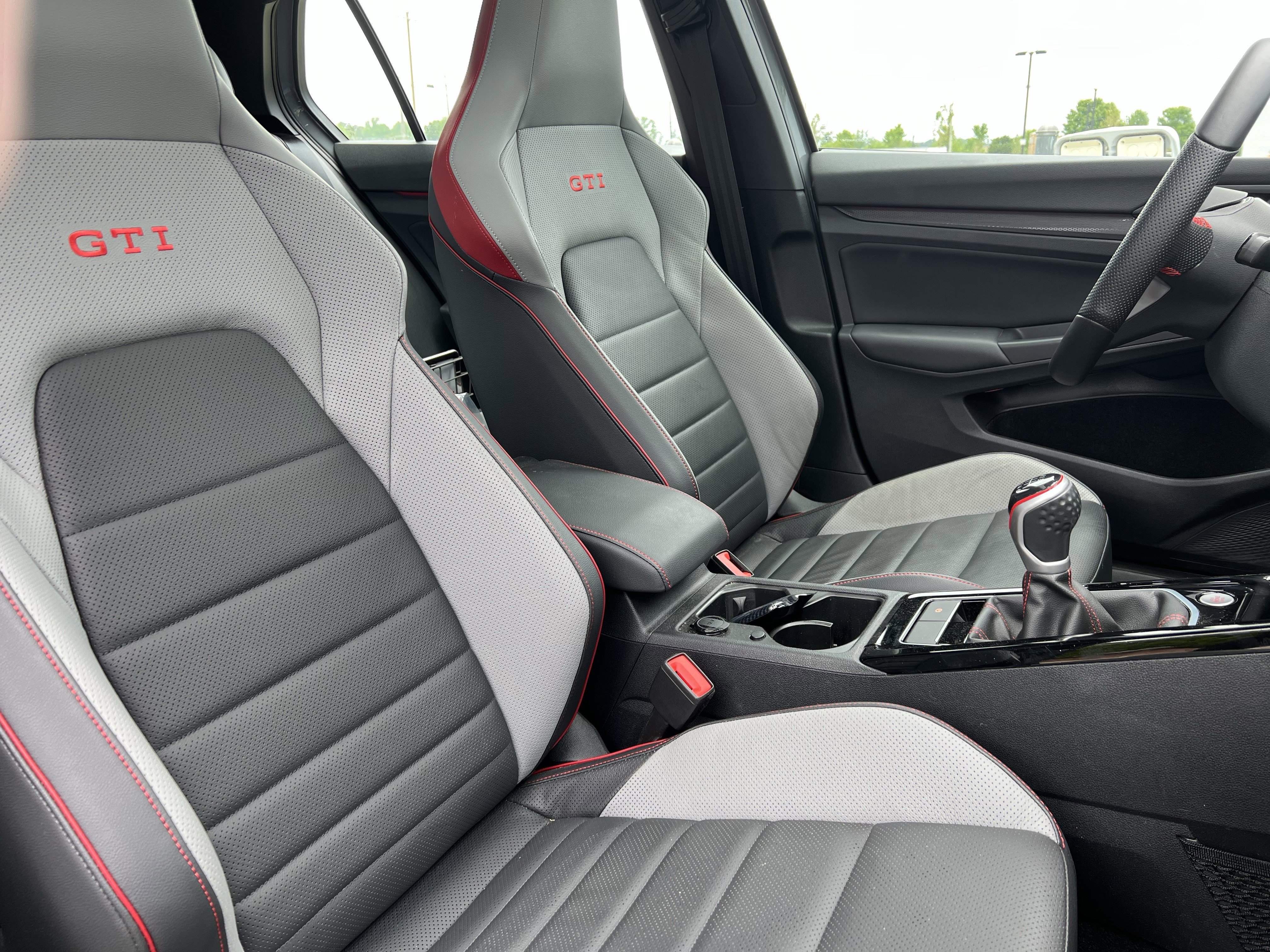 Used 2024 Volkswagen GTI SE FWD image 35