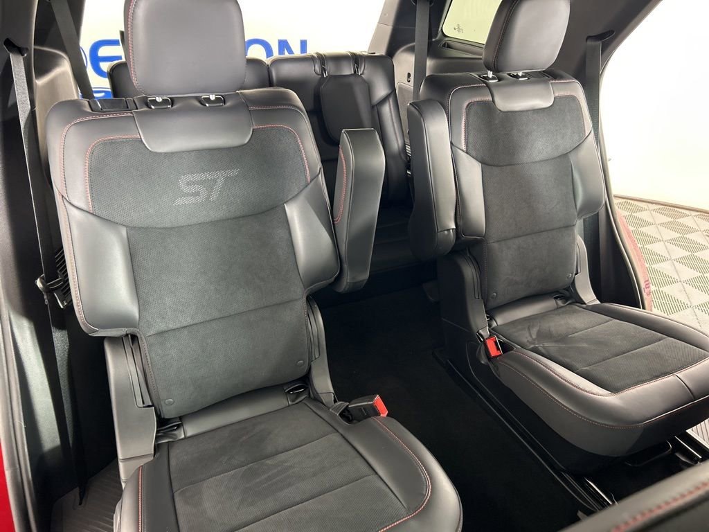 Used 2025 Ford Explorer ST w/ Sun And Sound Package image 29