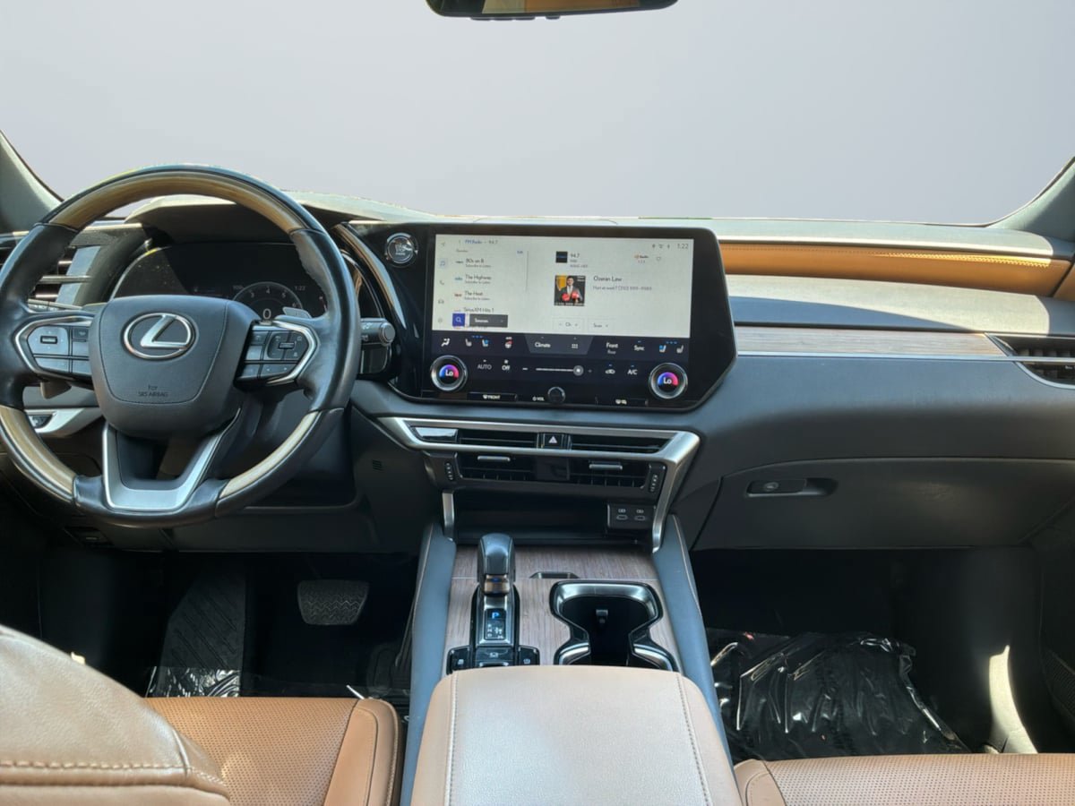 Used 2023 Lexus RX 350 Premium Plus w/ Cold Area Package FWD image 10
