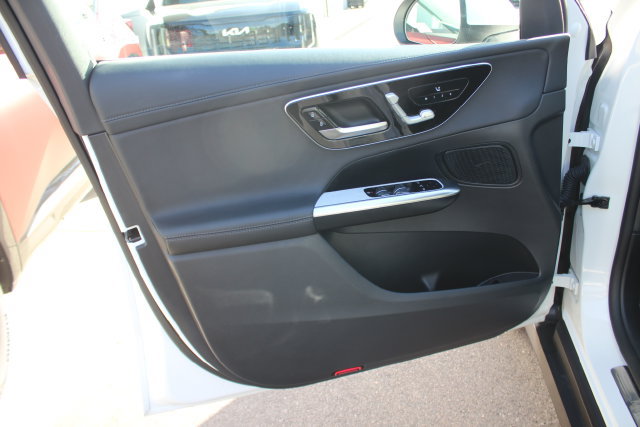 Used 2025 Mercedes-Benz GLC 300 4MATIC image 20