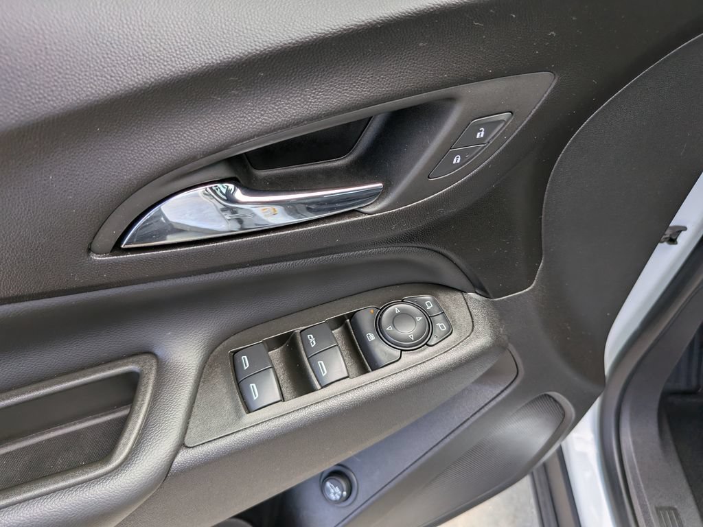 Used 2024 Chevrolet Equinox LT FWD image 21