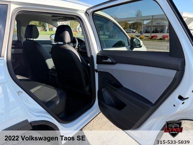Used 2022 Volkswagen Taos SE w/ Panoramic Sunroof Package image 45