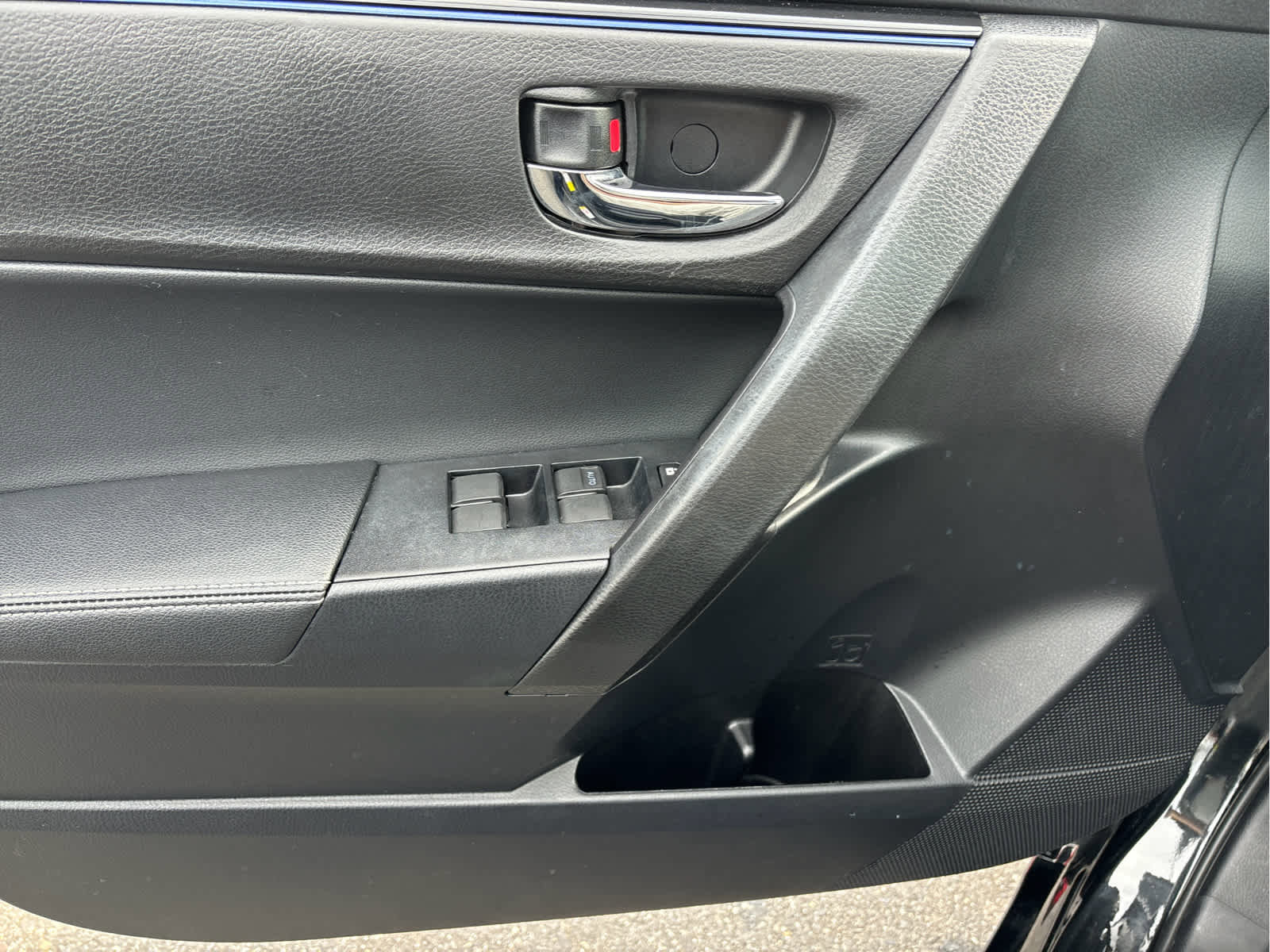 Used 2019 Toyota Corolla SE w/ SE Premium Package image 18