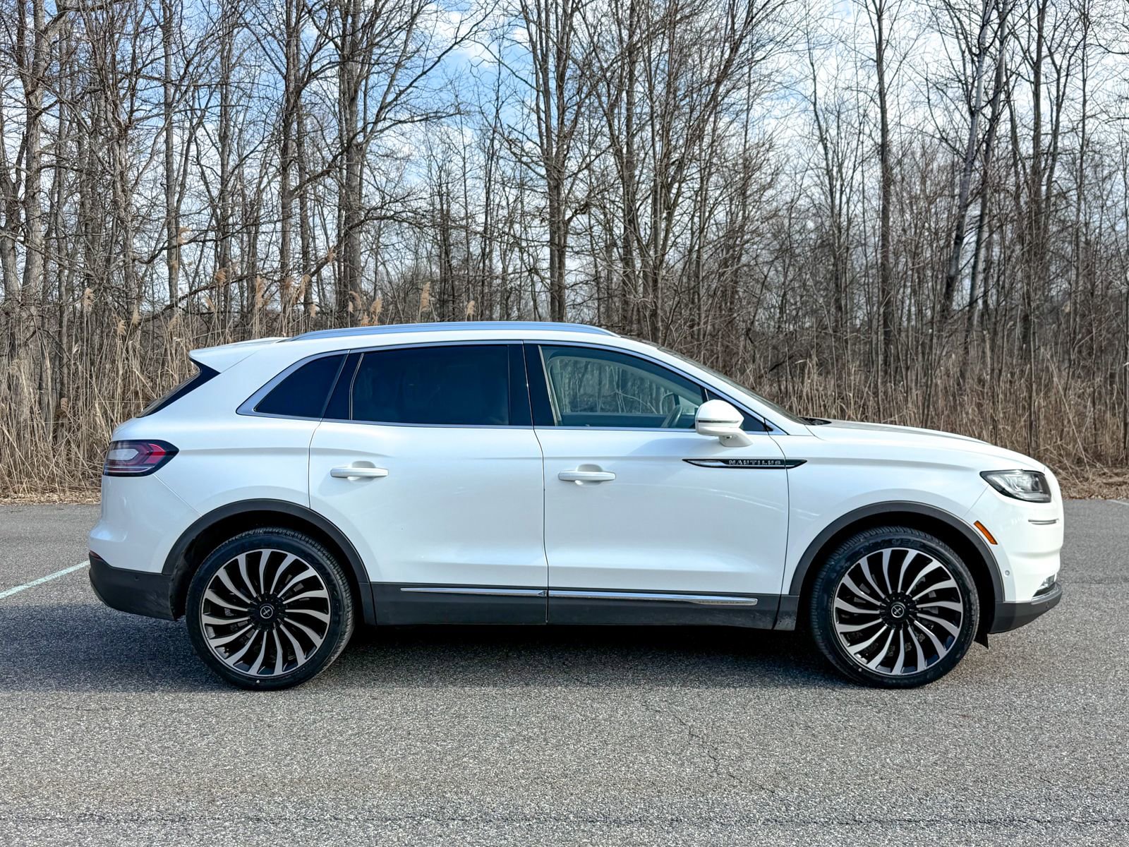 Used 2022 Lincoln Nautilus Black Label w/ Cargo Utility Package image 7