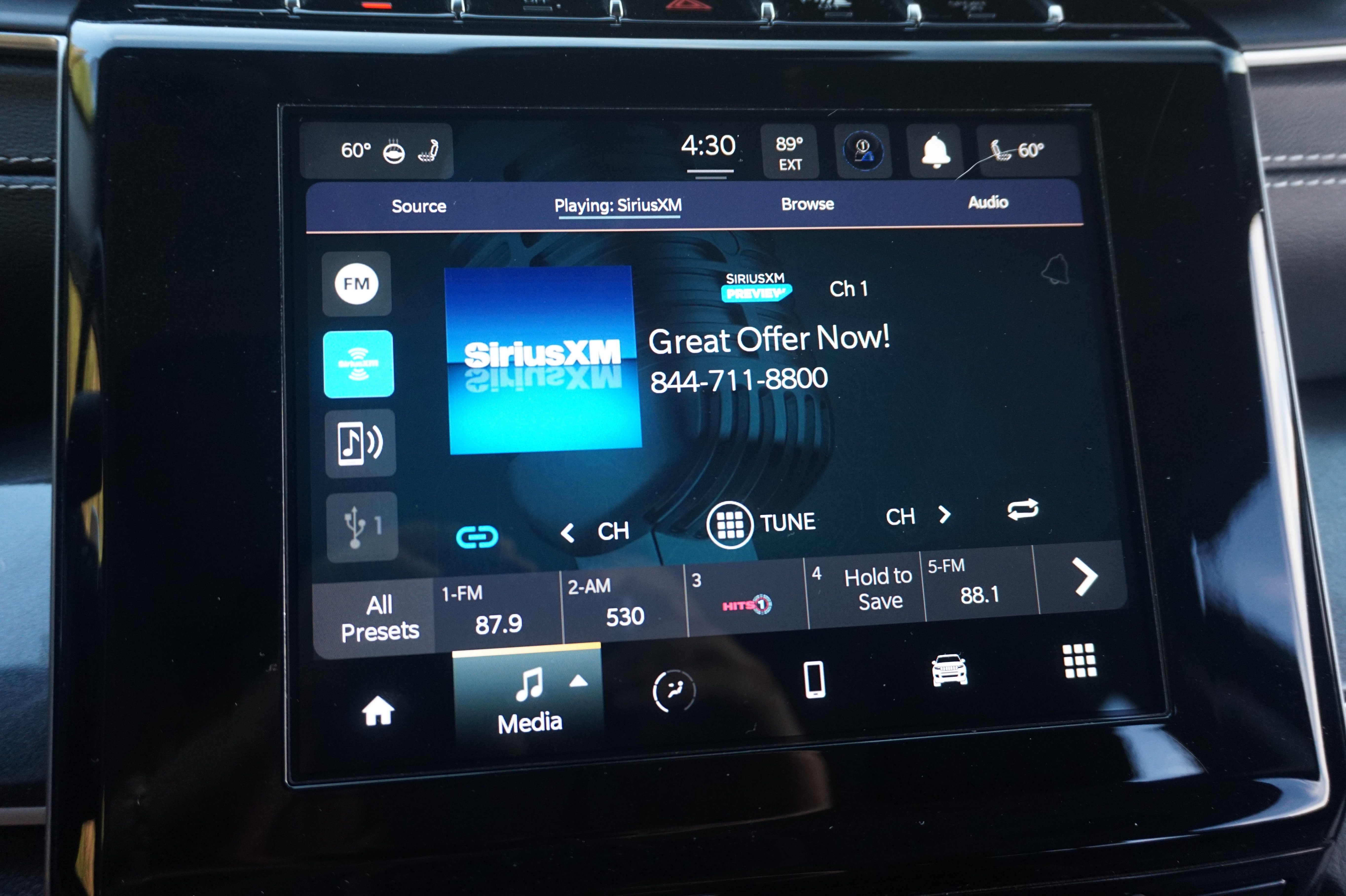 Used 2023 Jeep Grand Cherokee Laredo w/ Luxury Tech Group I image 29