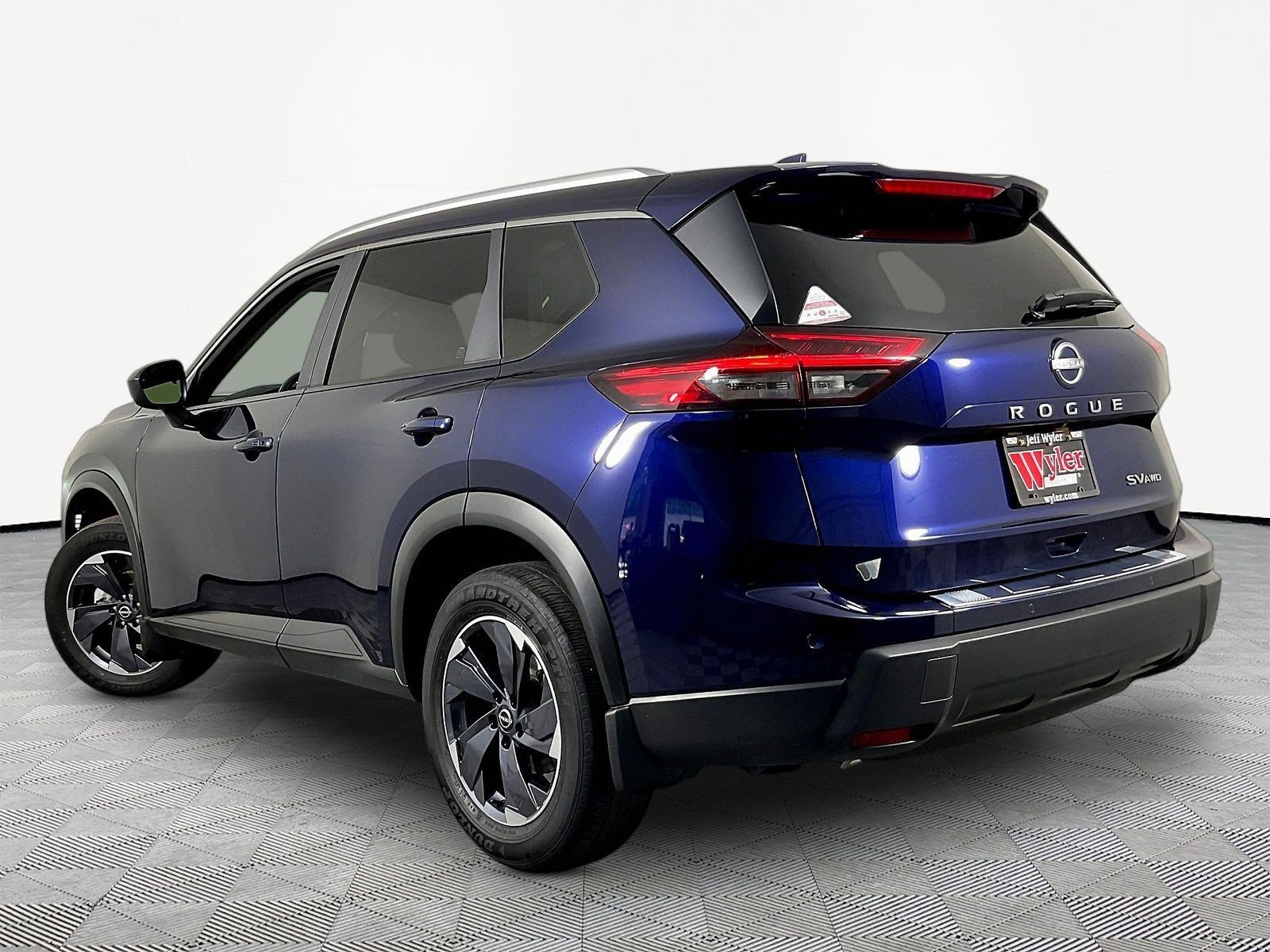 Used 2024 Nissan Rogue SV w/ SV Premium Package AWD/4WD image 4