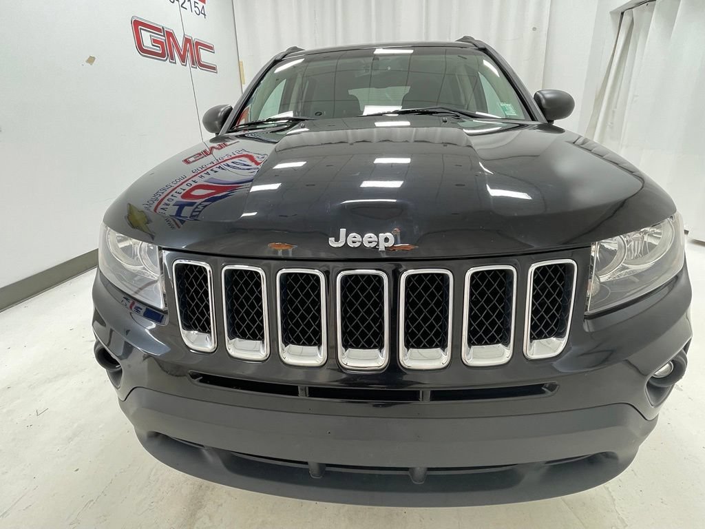 Used 2016 Jeep Compass Sport w/ Power Value Group AWD/4WD image 2