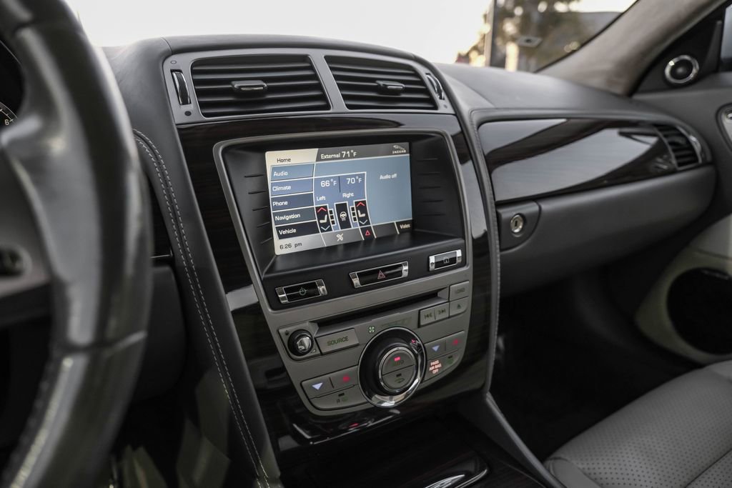 Used 2010 Jaguar XK Convertible image 25