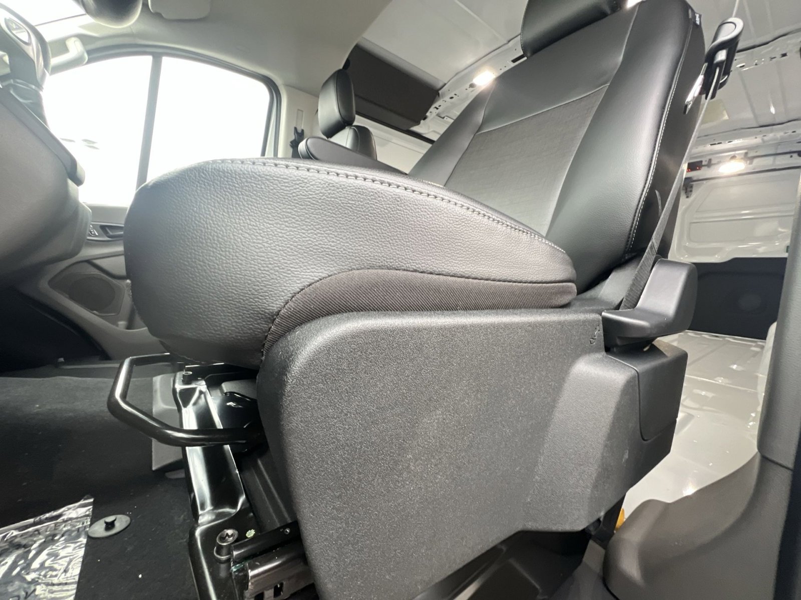 New 2025 Ford Transit 250 Low Roof AWD image 22