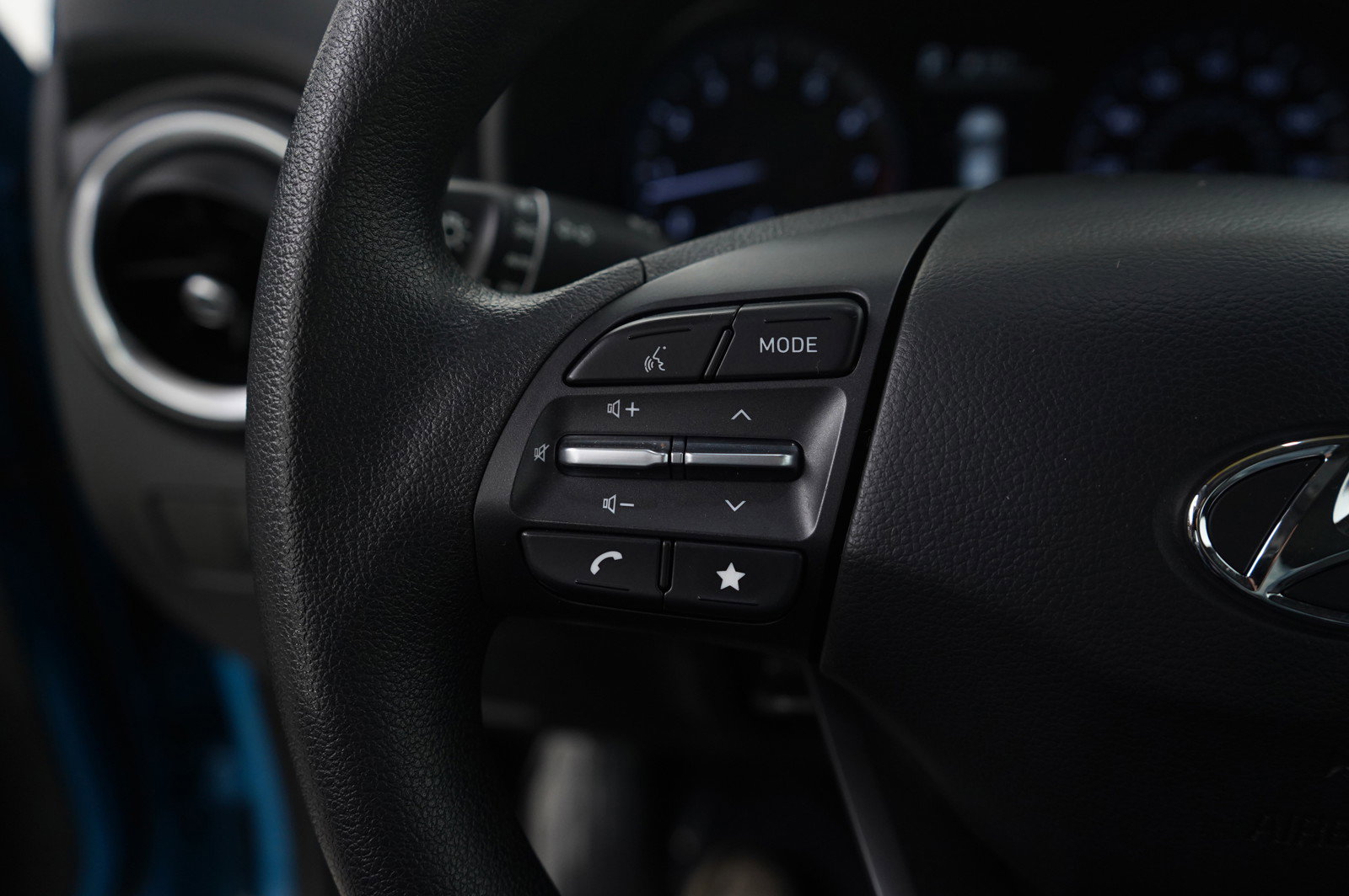 Used 2023 Hyundai Kona SE image 17