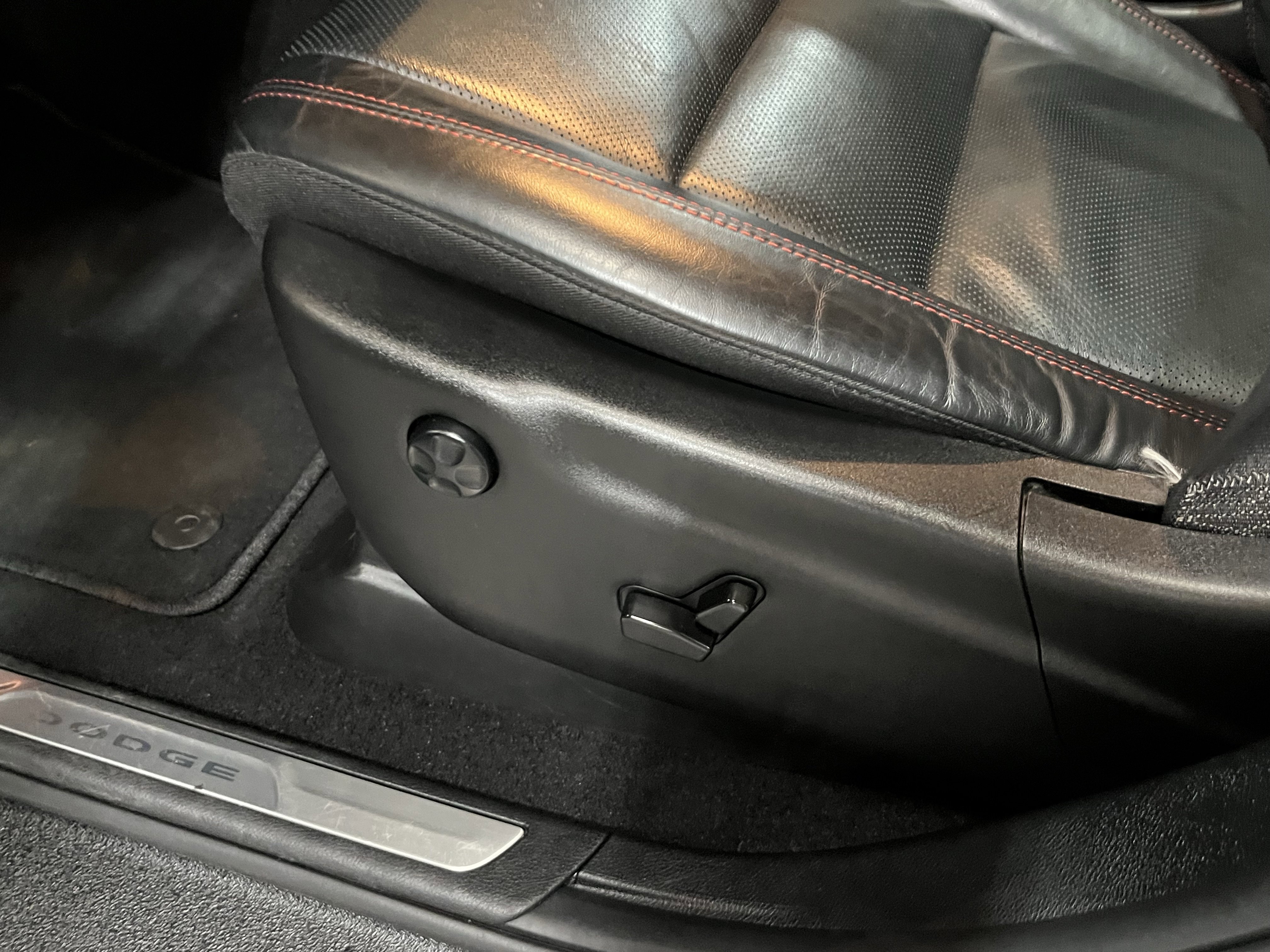 Certified 2025 Dodge Durango R/T image 17