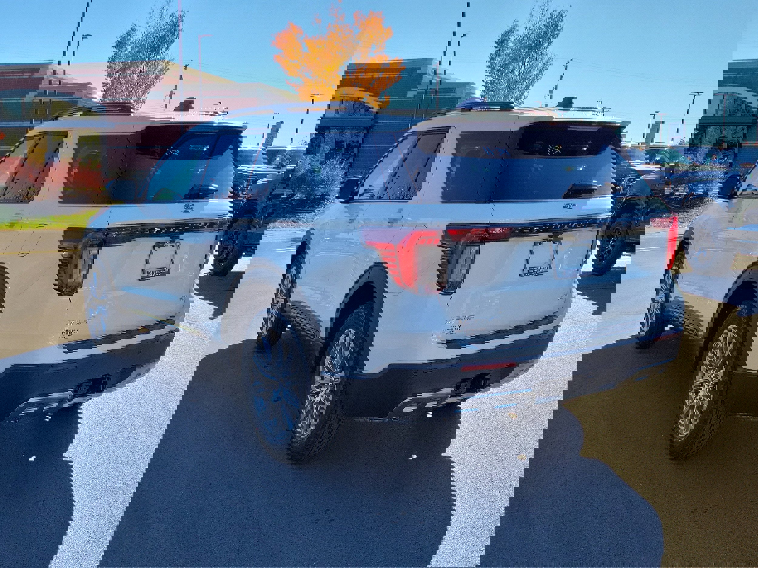 New 2026 Ford Explorer Active w/ Active Comfort Package image 3