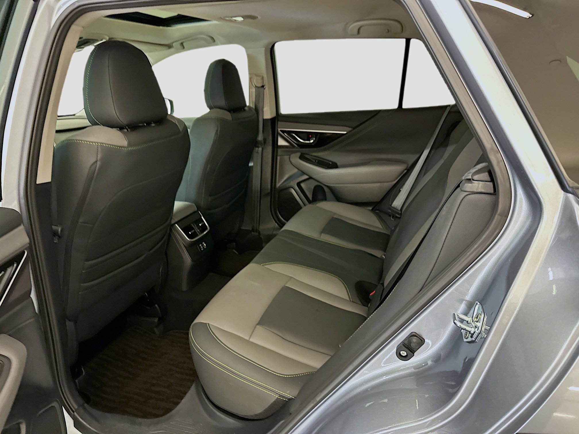 Used 2025 Subaru Outback Onyx Edition image 29