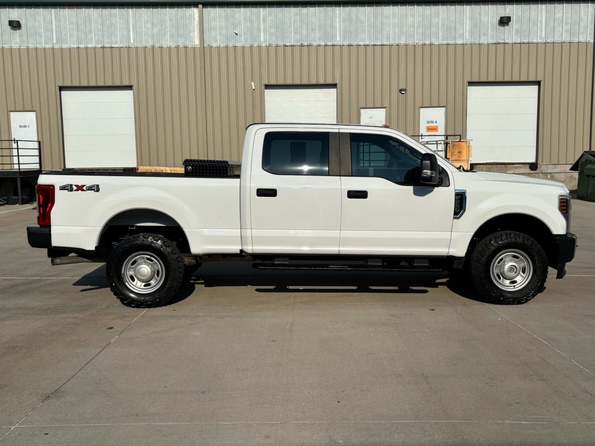 Used 2019 Ford F250 XL w/ Power Equipment Group AWD/4WD image 2