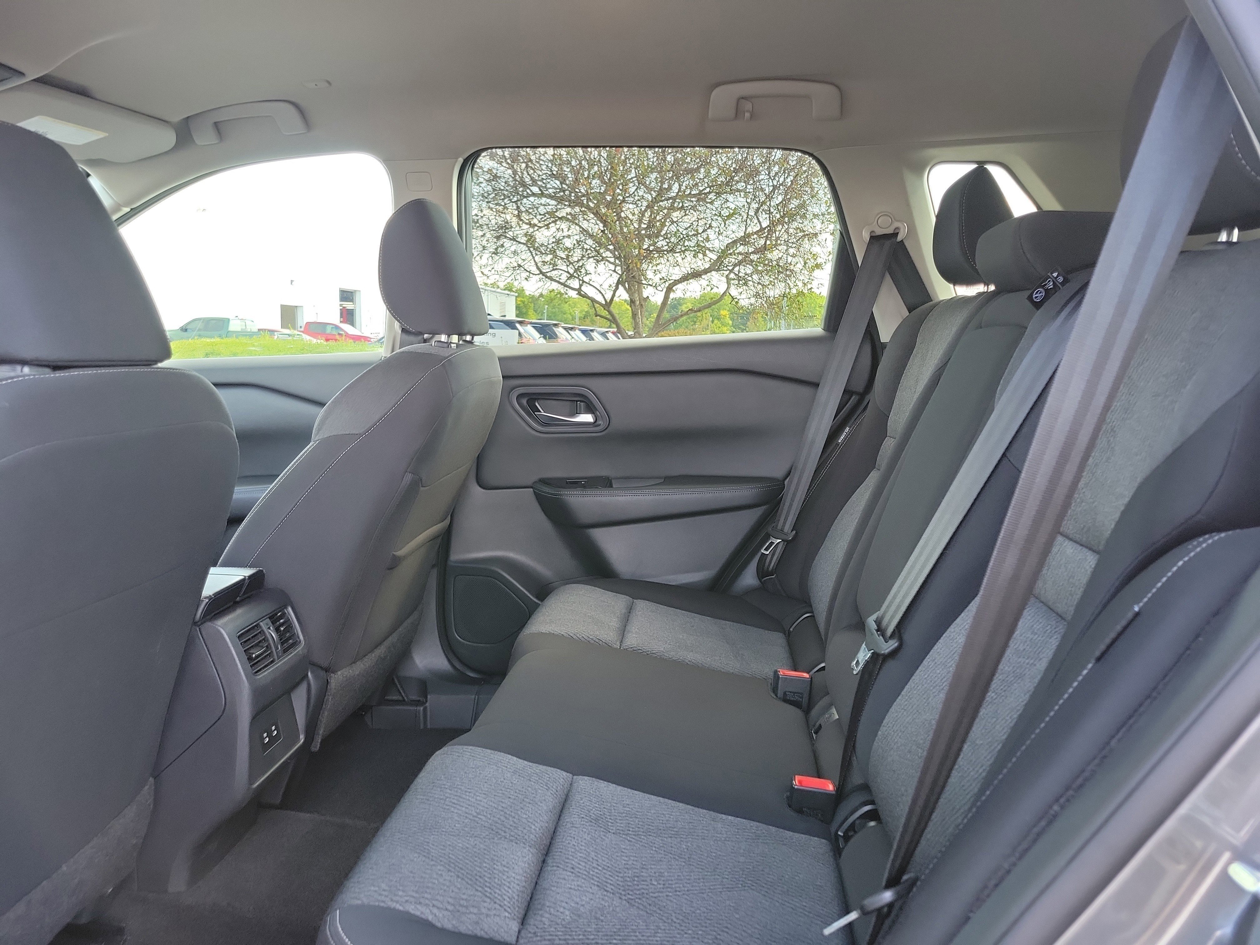 Certified 2024 Nissan Rogue SV image 11