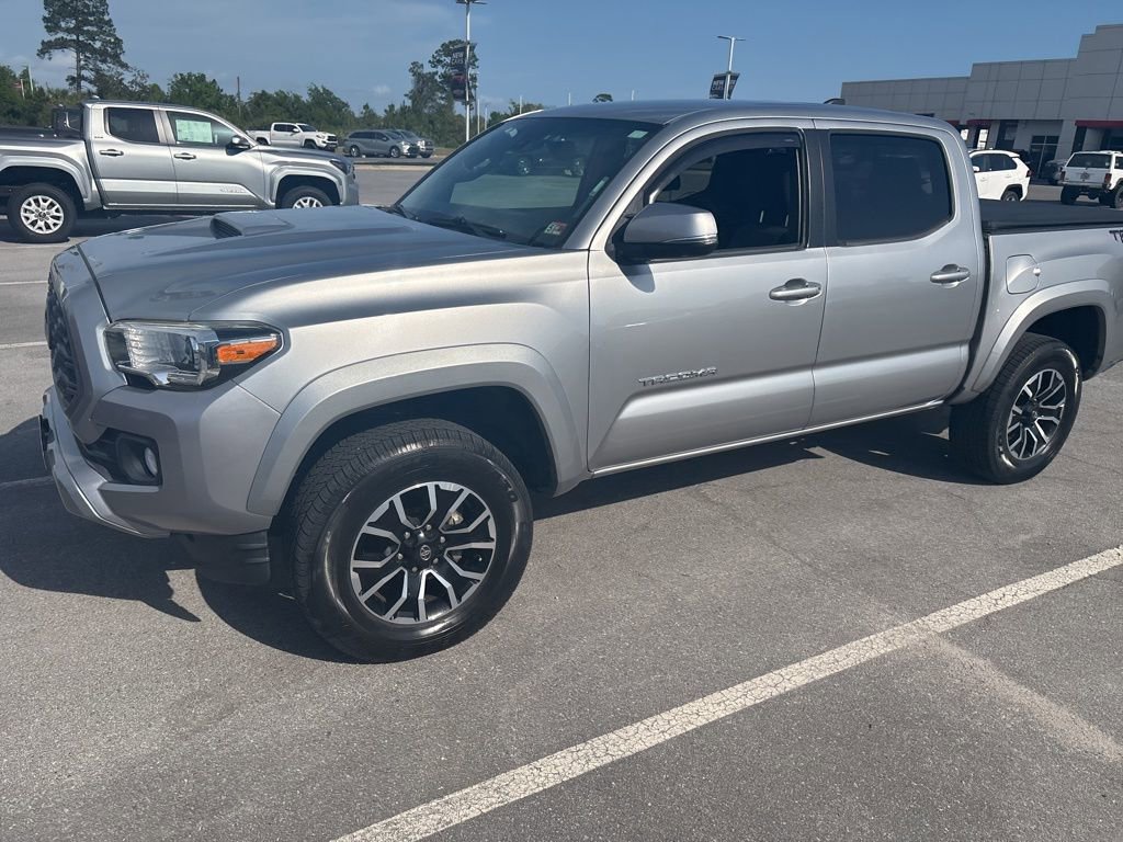 Used 2021 Toyota Tacoma TRD Sport w/ Technology Package image 4