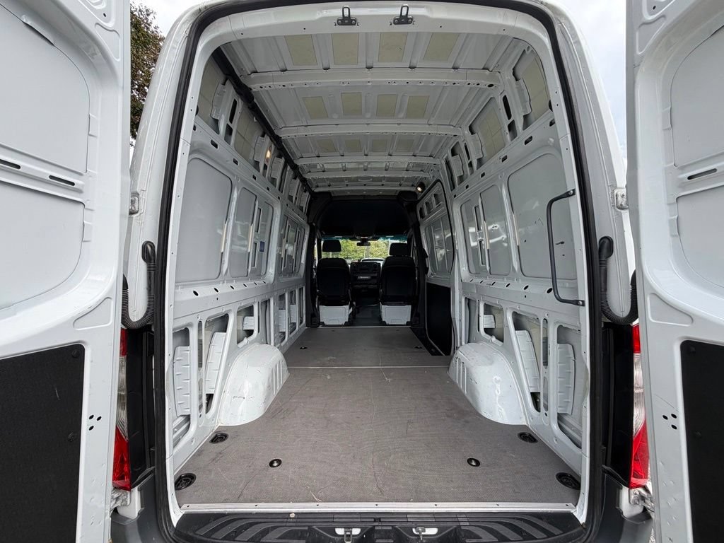 Used 2025 Mercedes-Benz Sprinter 2500 image 26