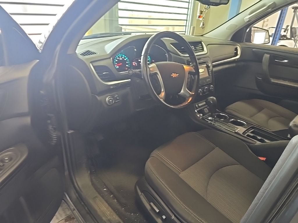 Used 2017 Chevrolet Traverse LT w/ Style and Technology Package AWD/4WD image 6