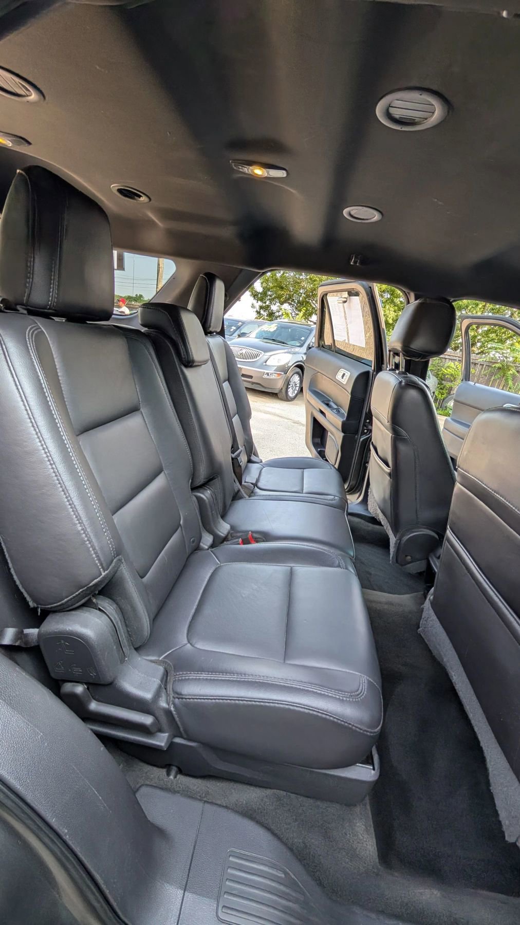 Used 2015 Ford Explorer XLT w/ Equipment Group 202A image 15