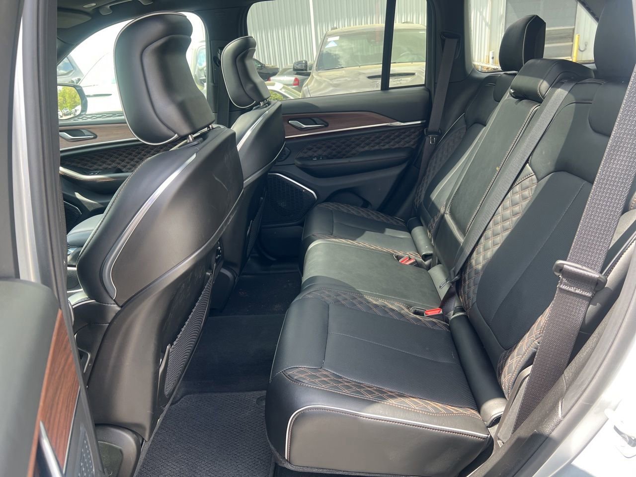 Used 2025 Jeep Grand Cherokee Summit AWD/4WD image 17