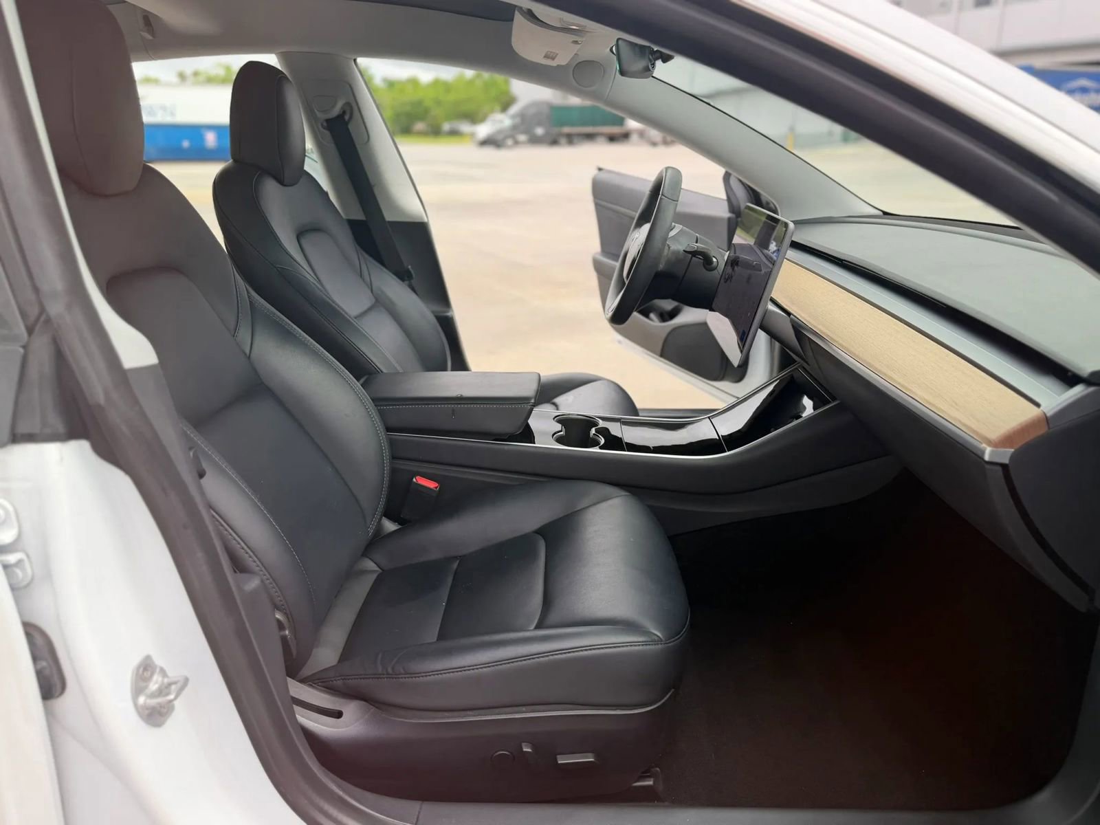 Used 2020 Tesla Model 3 Standard Range RWD image 22