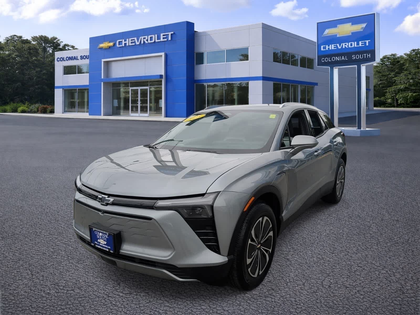 Used 2025 Chevrolet Blazer EV LT AWD/4WD image 2