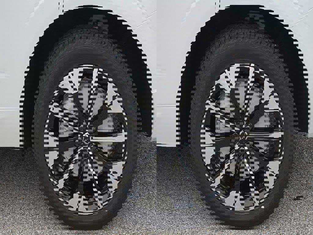 New 2026 Volvo XC60 T8 Plus w/ Protection Package Premier image 6