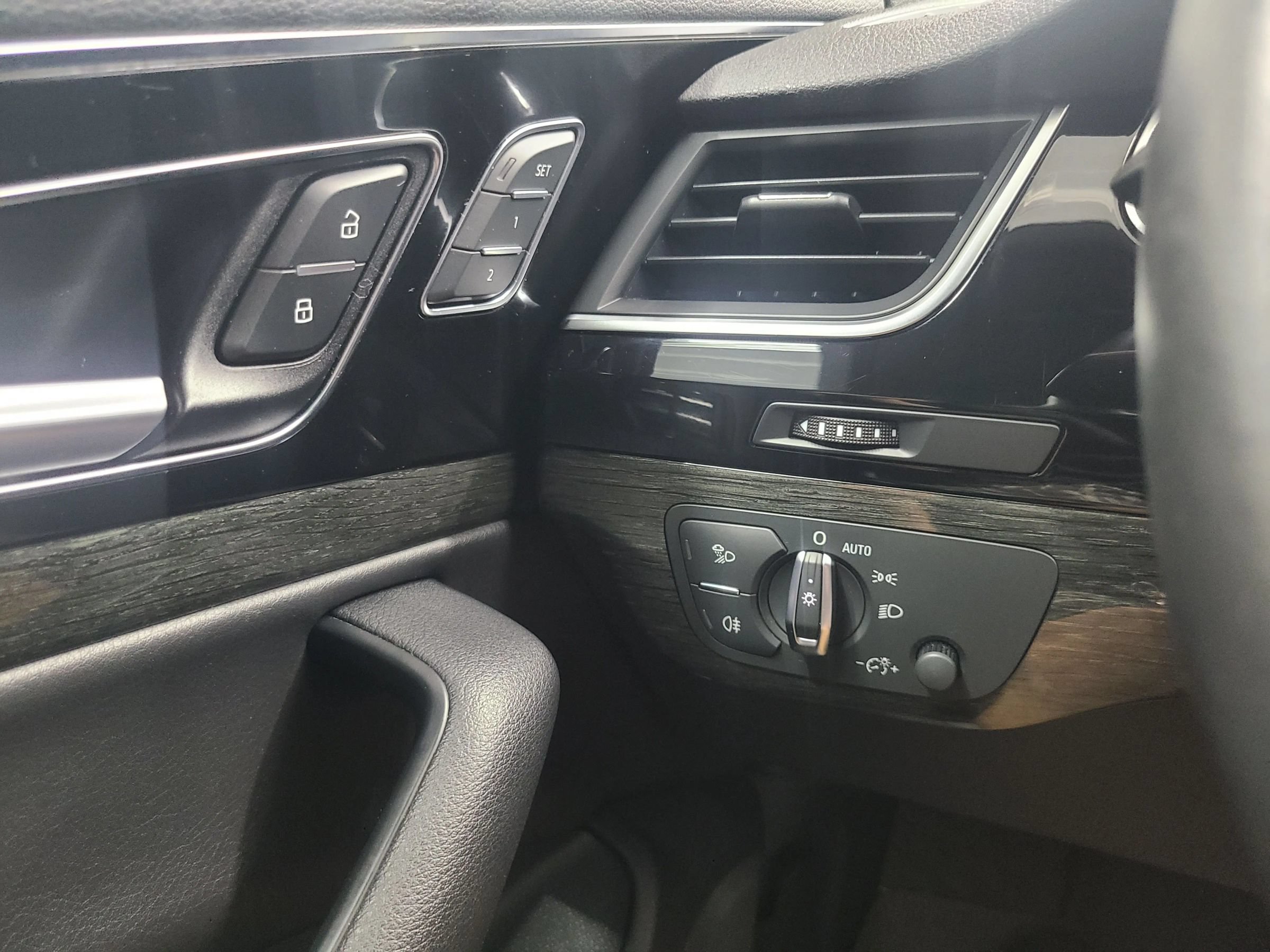 Used 2019 Audi Q7 3.0T Premium w/ Convenience Package AWD/4WD image 30