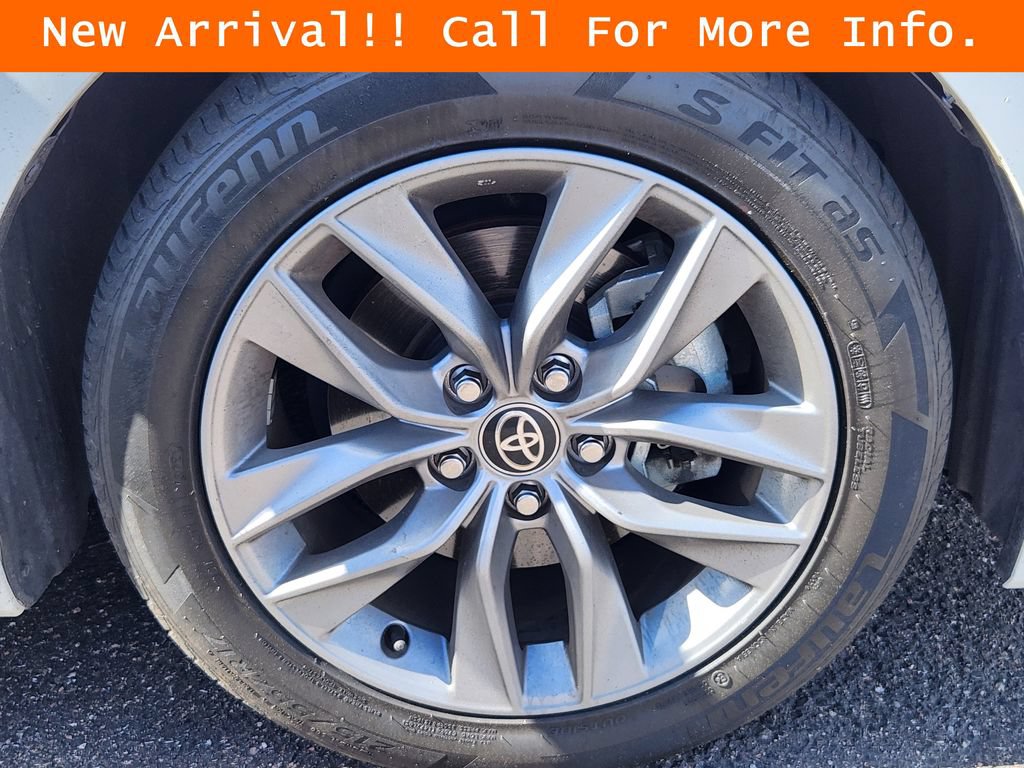 Used 2022 Toyota Avalon XLE FWD image 10