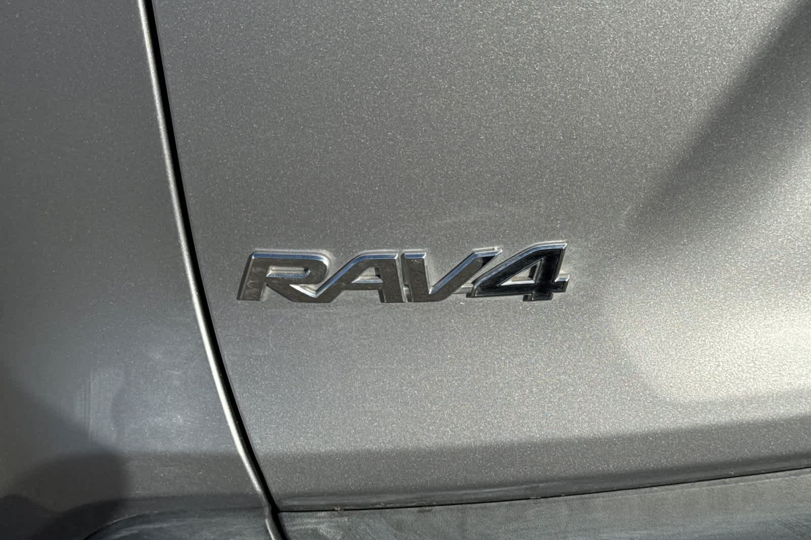 Used 2021 Toyota RAV4 XLE AWD/4WD image 24
