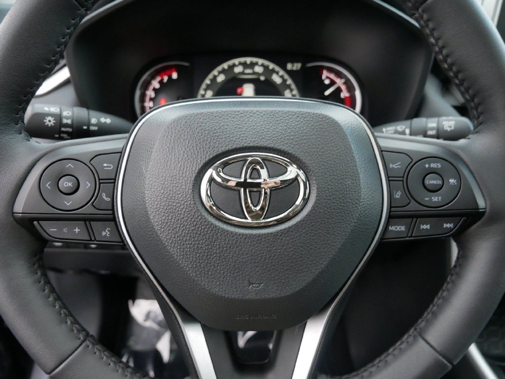 Used 2025 Toyota RAV4 XLE Premium w/ Weather Package AWD/4WD image 19