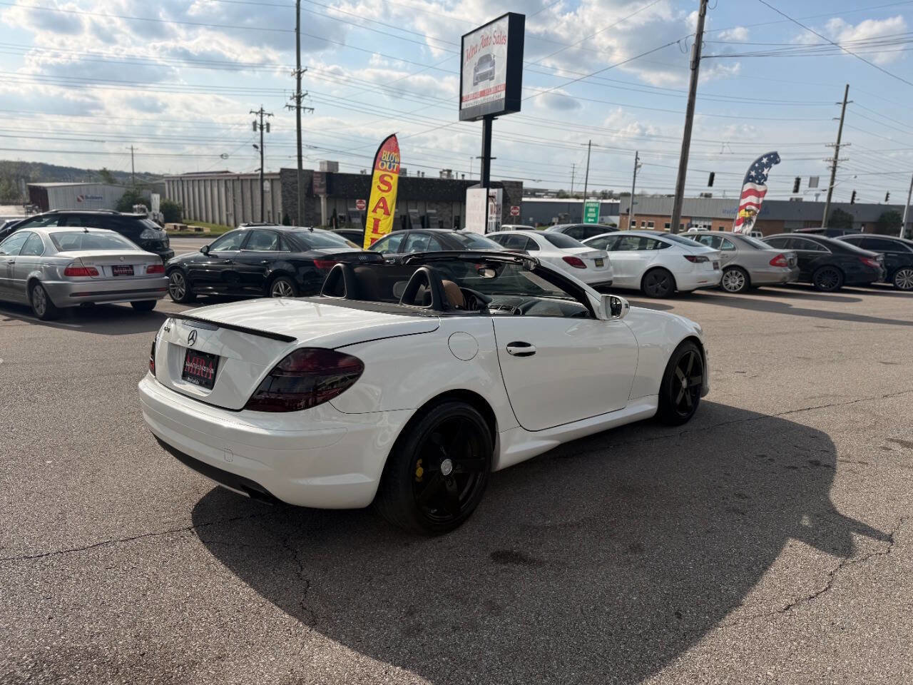Used 2011 Mercedes-Benz SLK 300 image 6