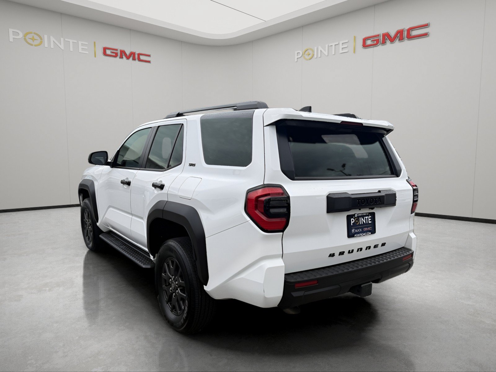 Used 2025 Toyota 4Runner SR5 AWD/4WD image 5