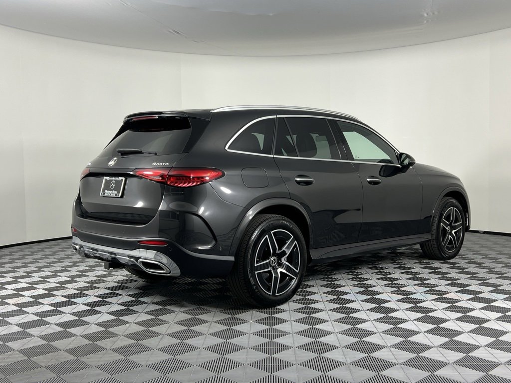 Used 2025 Mercedes-Benz GLC 300 4MATIC image 9
