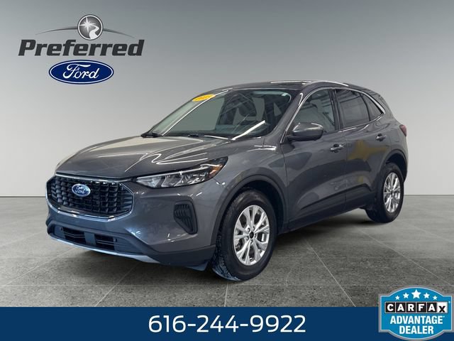 Used 2023 Ford Escape Active w/ Tech Pack #2 AWD/4WD image 2