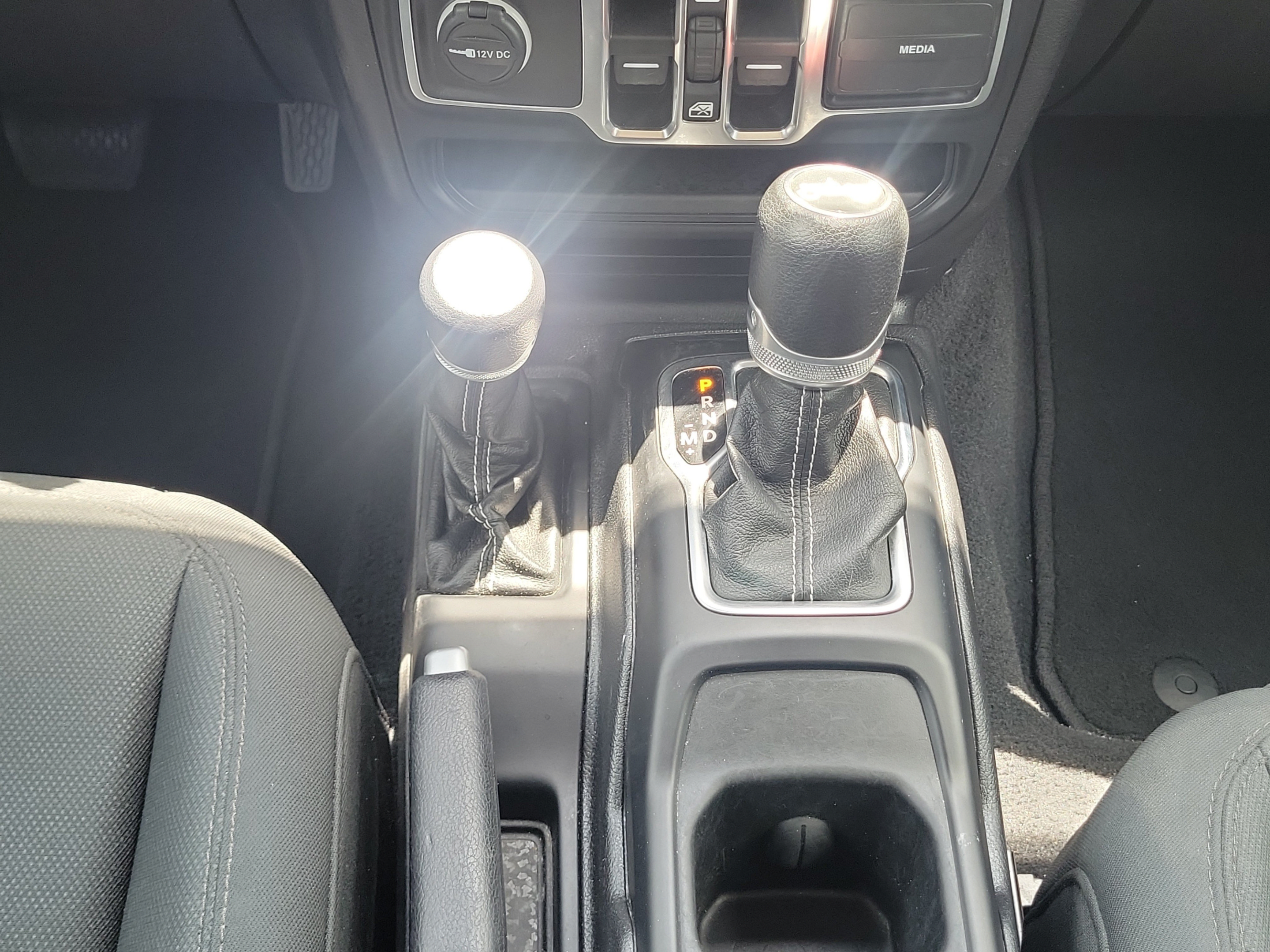 Used 2020 Jeep Wrangler Unlimited Sahara AWD/4WD image 15