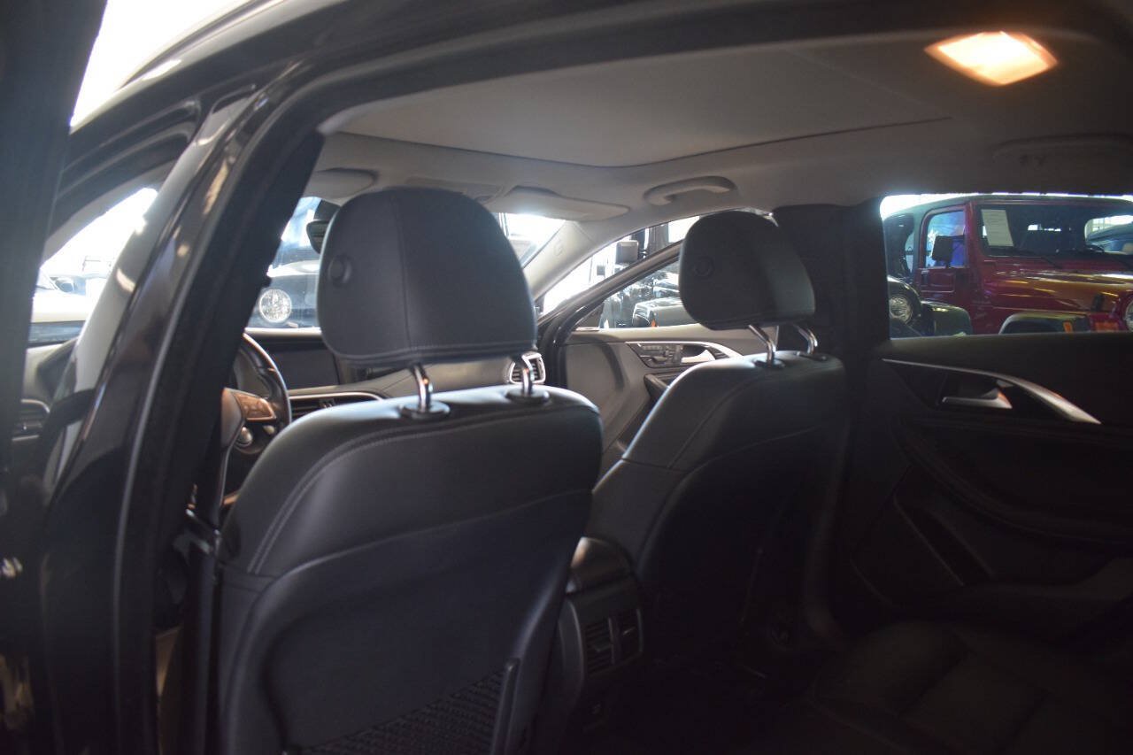 Used 2018 INFINITI QX30 Premium w/ Navigation Package AWD/4WD image 54