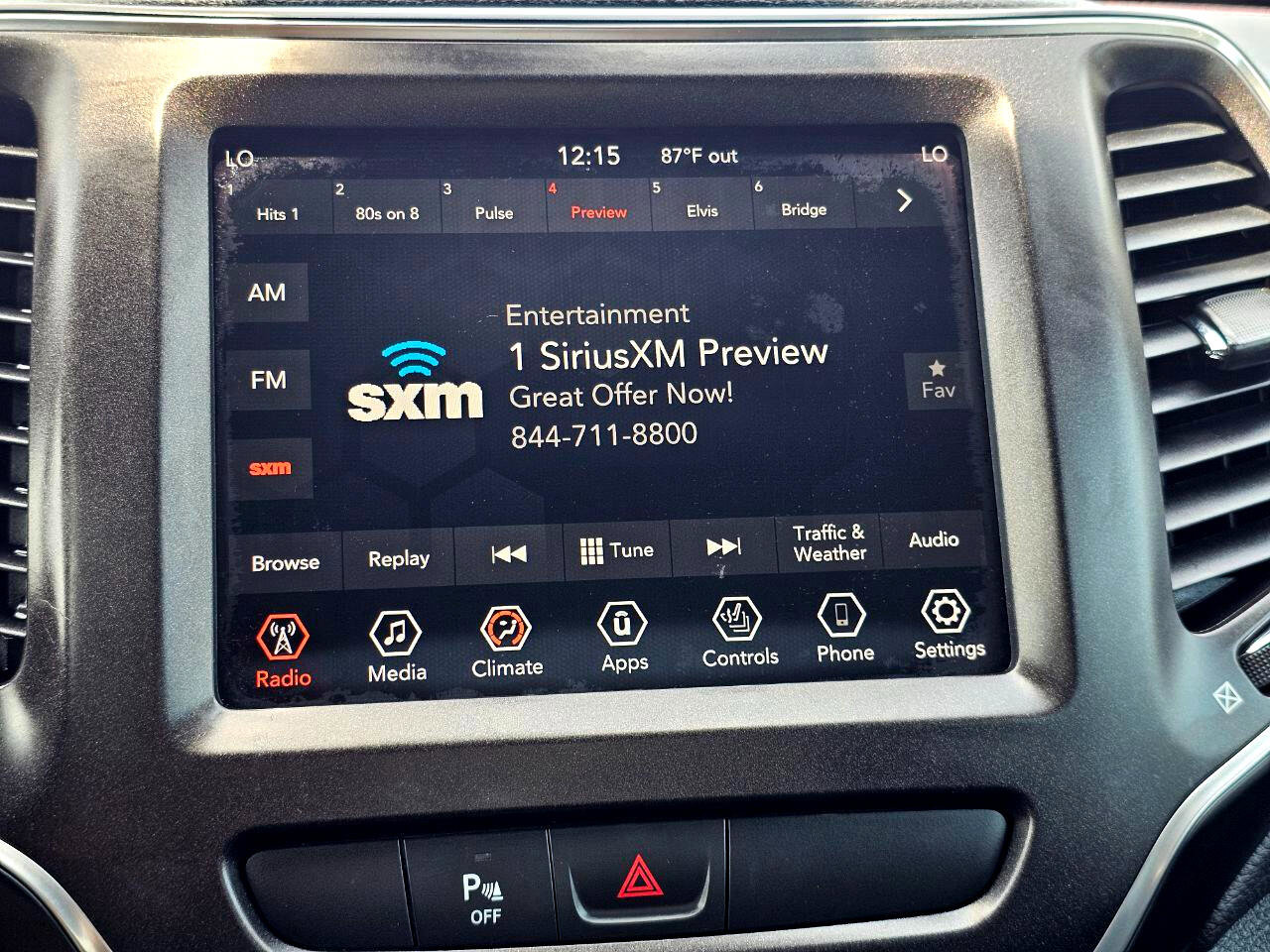 Used 2019 Jeep Cherokee Trailhawk w/ Cold Weather Group image 30