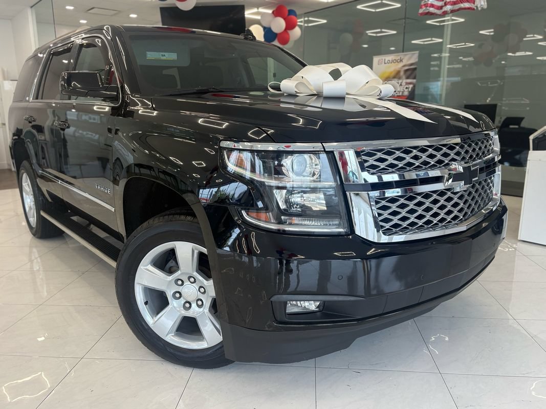 Used 2018 Chevrolet Tahoe LT w/ LT Signature Package AWD/4WD image 3
